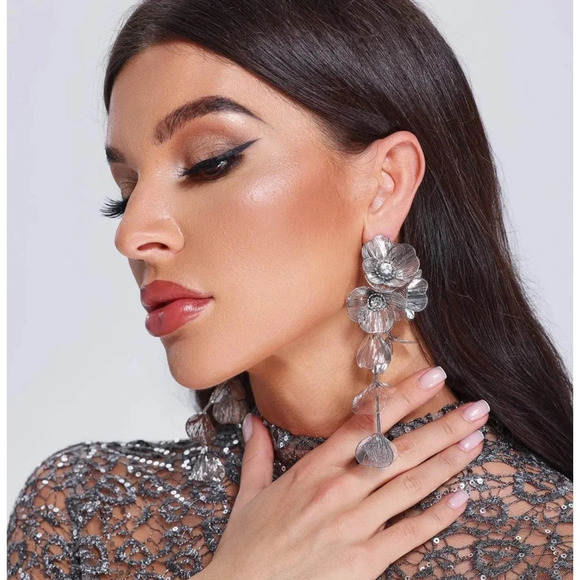 Zara Famous Kate Middleton Cascading Silver  Dangle Earrings - Picture 4 of 6